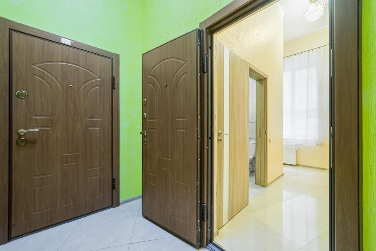 Apartment Near Deribasovskaya โอเดสซา ภายนอก รูปภาพ