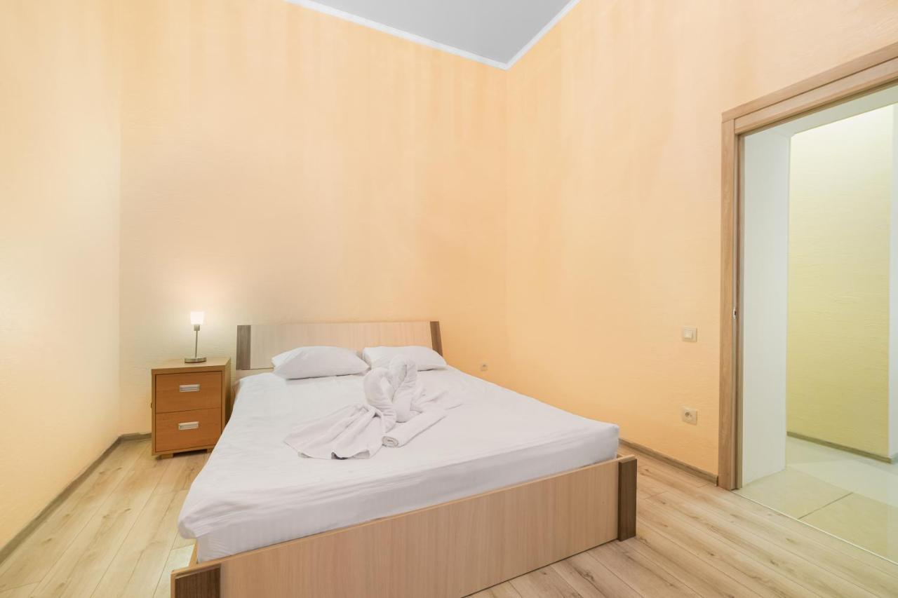 Apartment Near Deribasovskaya โอเดสซา ภายนอก รูปภาพ