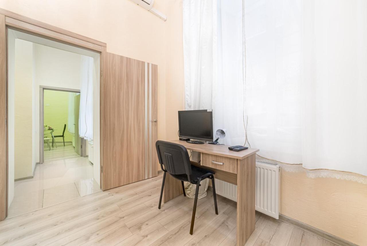 Apartment Near Deribasovskaya โอเดสซา ภายนอก รูปภาพ